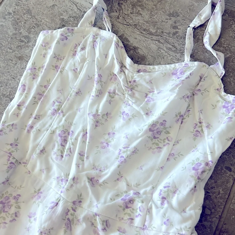 Hollister Floral Print Wrap Front Romper in White/Purple, NWT, Size S